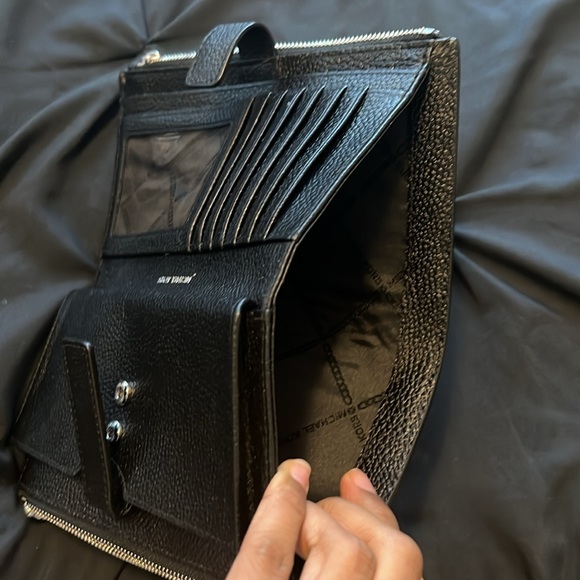 Brand New Black Michael Kors Wristlet - Picture 8 of 10